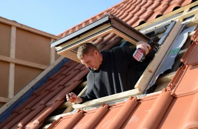 Pose de fenêtres de toit Velux à Warlaing